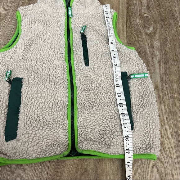 Mini Boden Sherpa hooded Vest Reflective Zipper pockets 7-8 years old - Picture 7 of 7